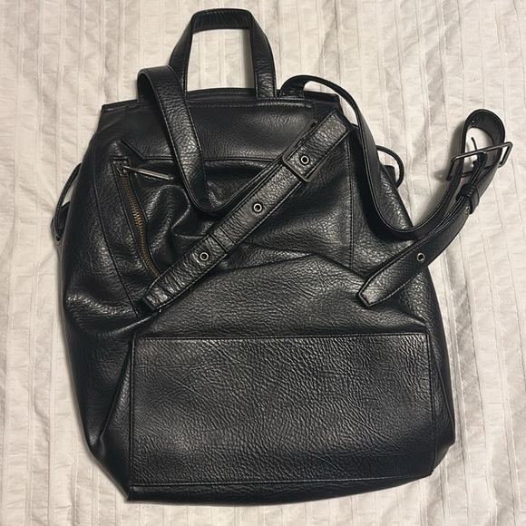 Matt + Nat Mumbai Backpack Dwell Collection - Picture 7 of 9